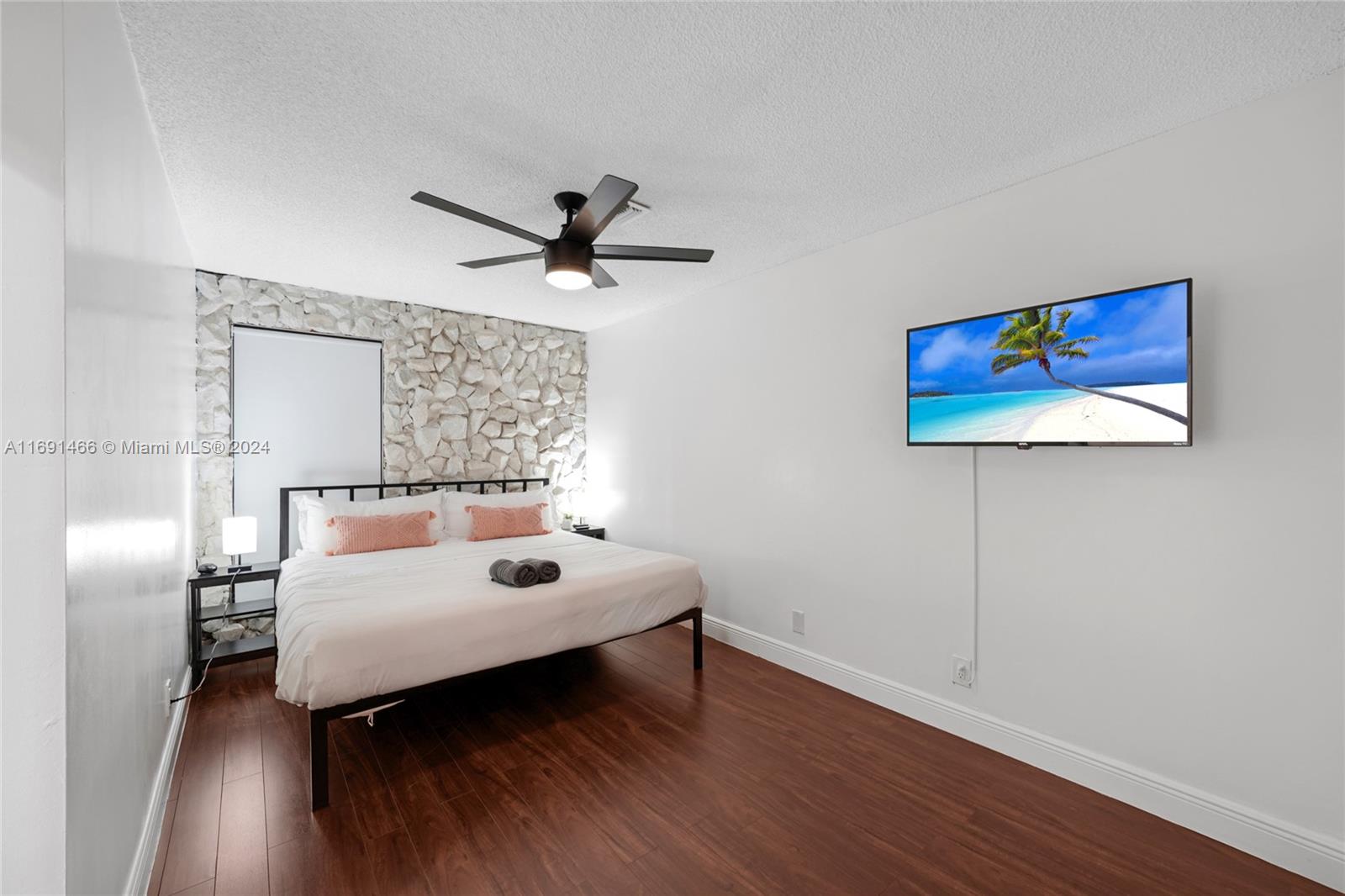 HOLLYWOOD HILLS AMEN PLAT - Residential