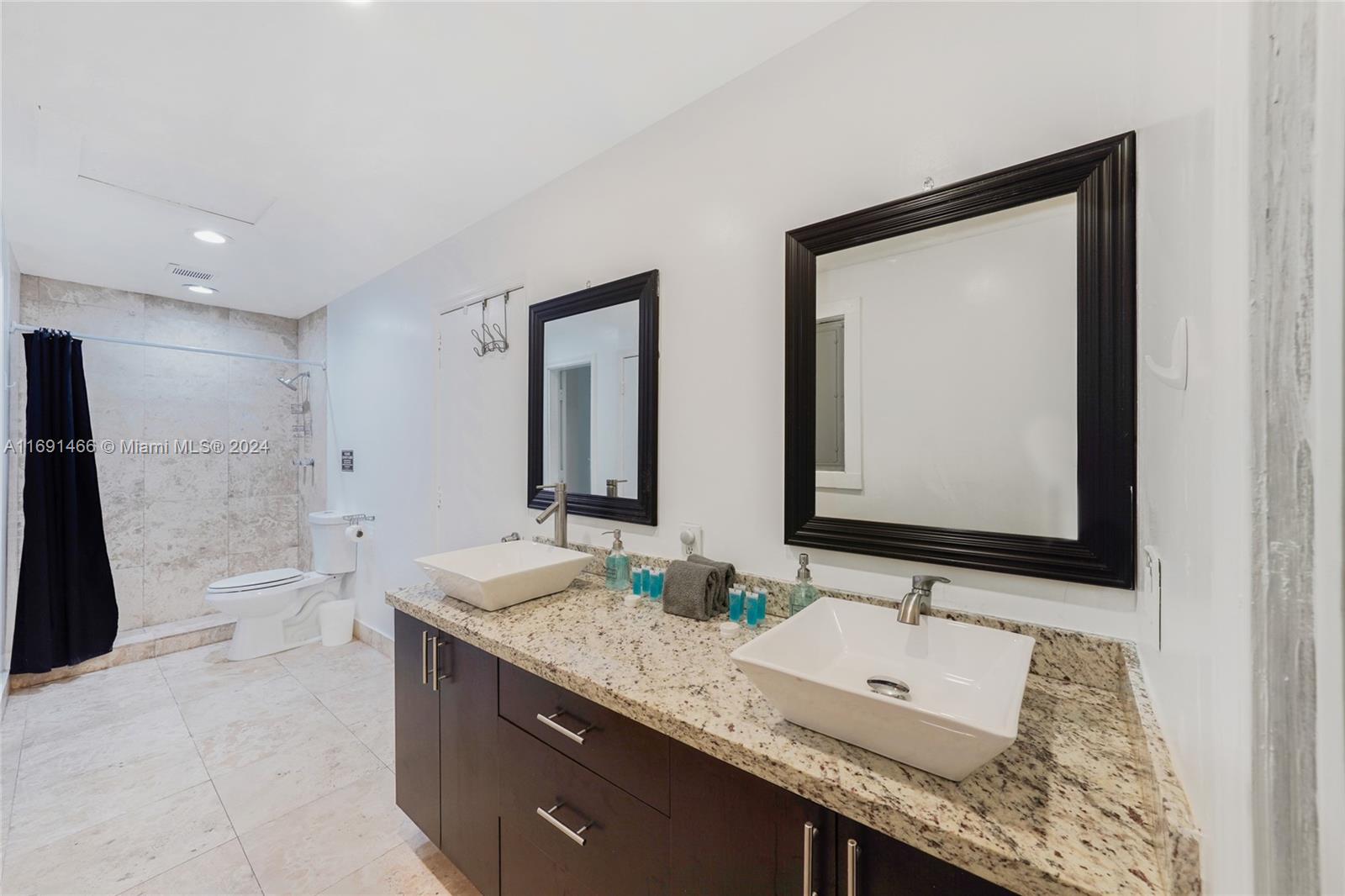 HOLLYWOOD HILLS AMEN PLAT - Residential