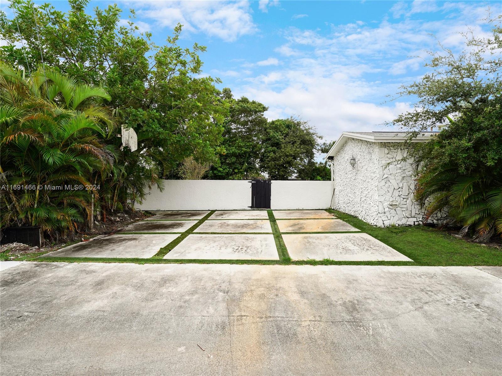 HOLLYWOOD HILLS AMEN PLAT - Residential