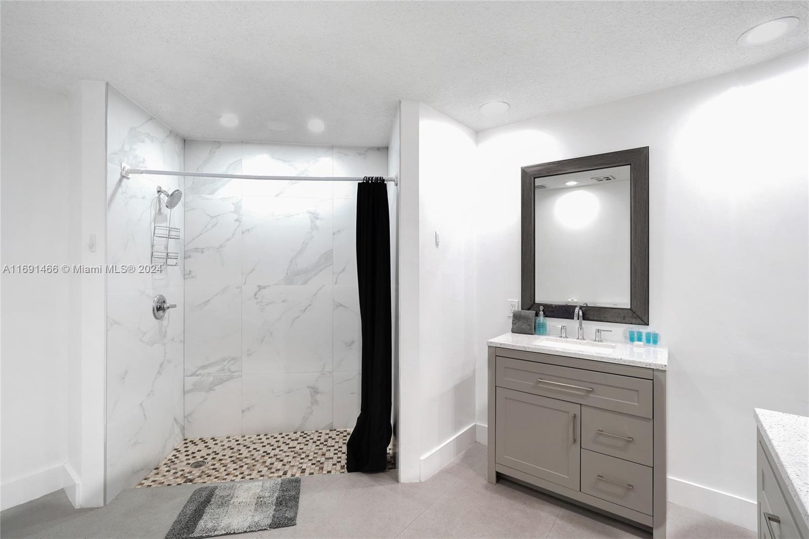 HOLLYWOOD HILLS AMEN PLAT - Residential
