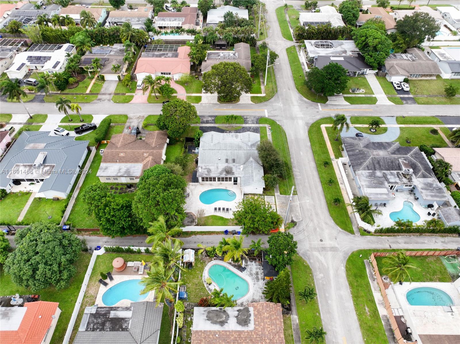HOLLYWOOD HILLS AMEN PLAT - Residential