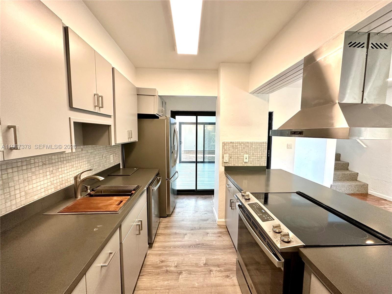 3147 Jackson Ave 3147