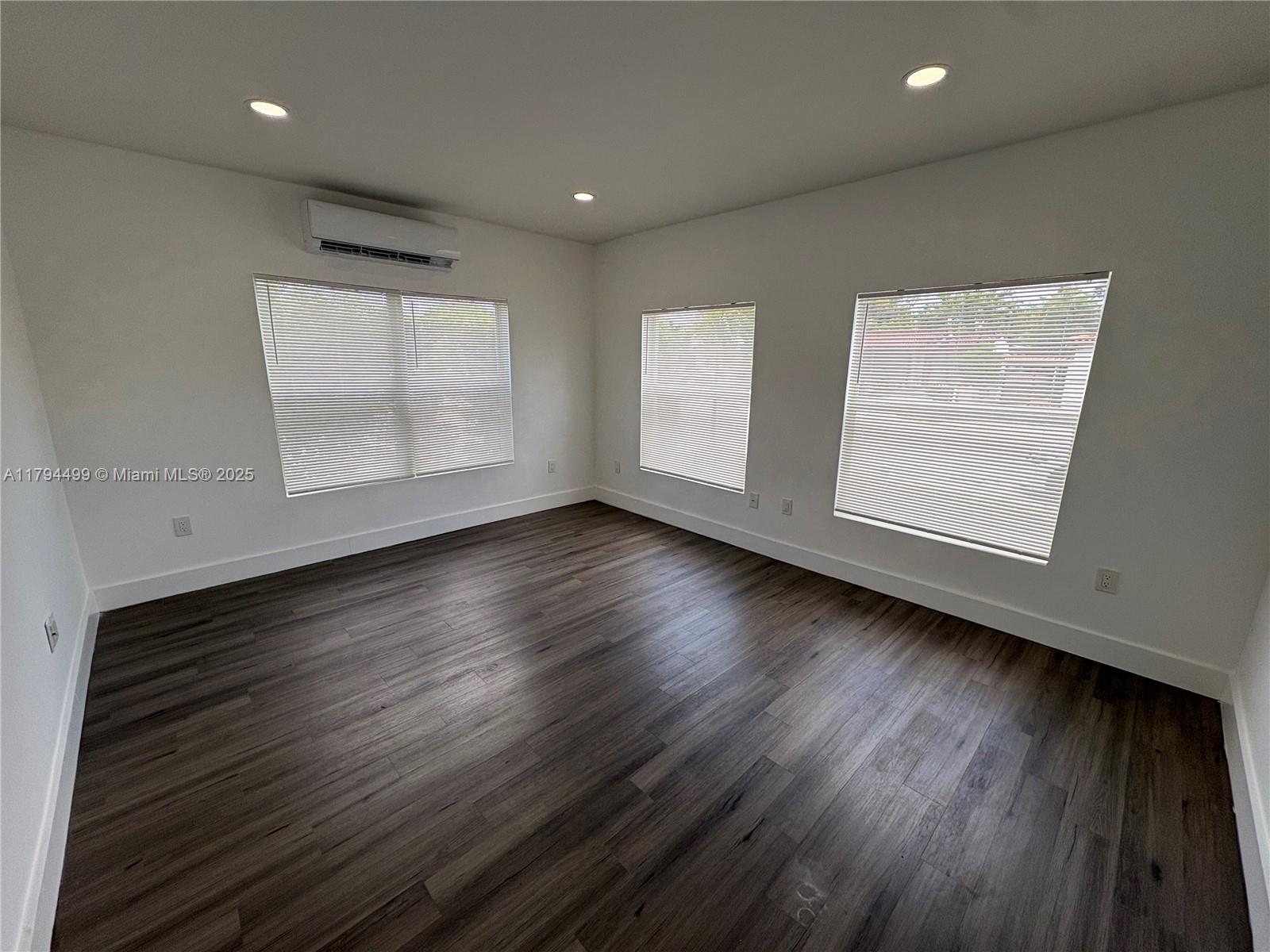 3237 SW 4th St 1