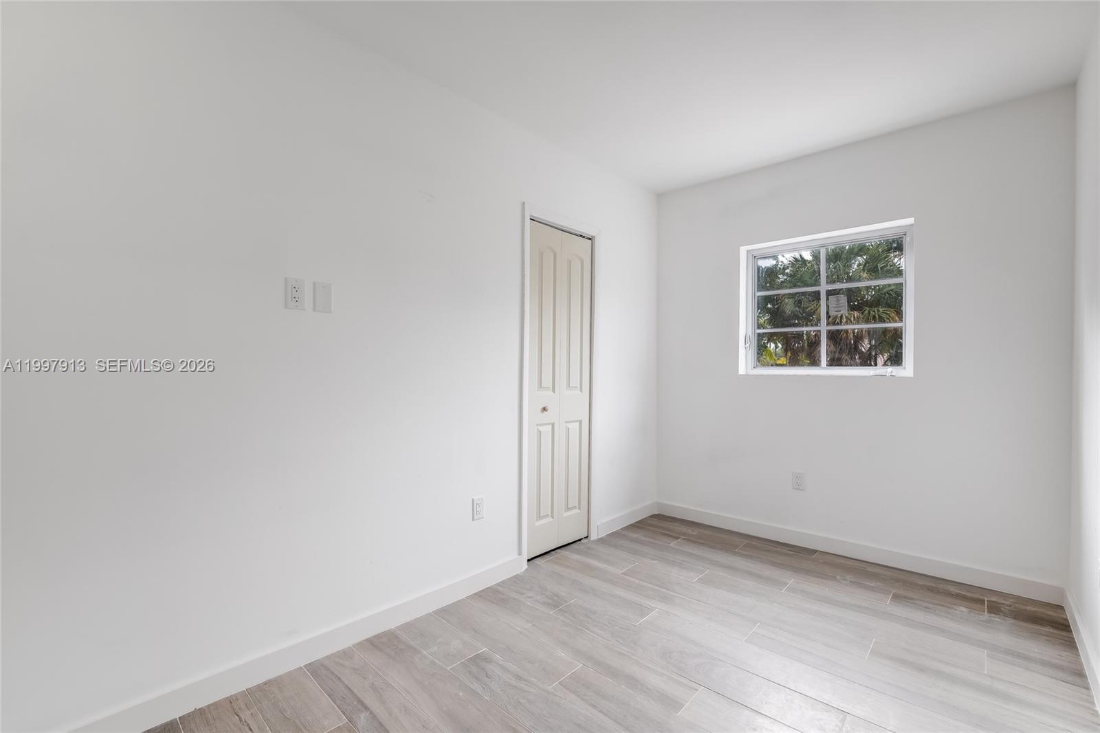 THE COURTYARD AT MORNINGS - Residential Lease