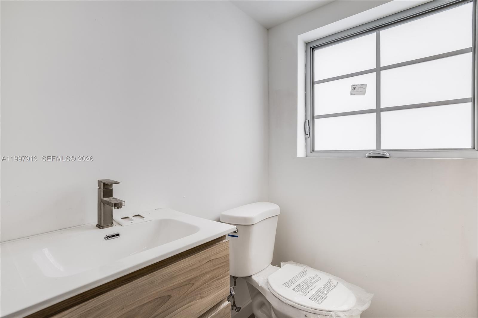 THE COURTYARD AT MORNINGS - Residential Lease