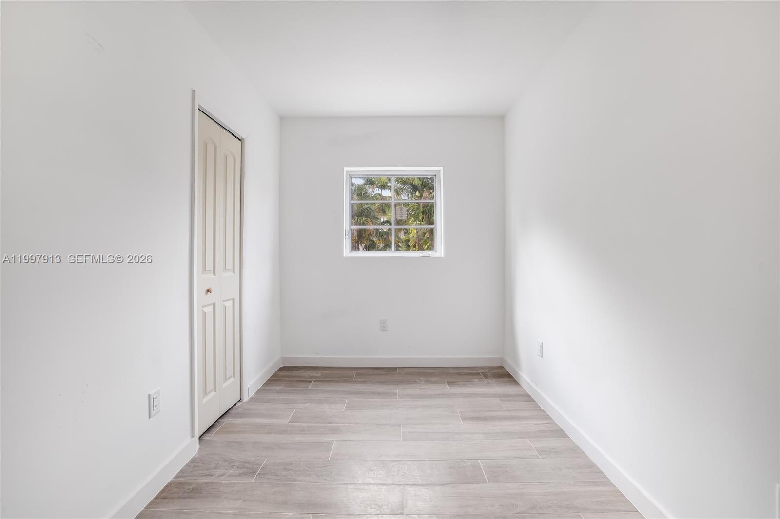 THE COURTYARD AT MORNINGS - Residential Lease