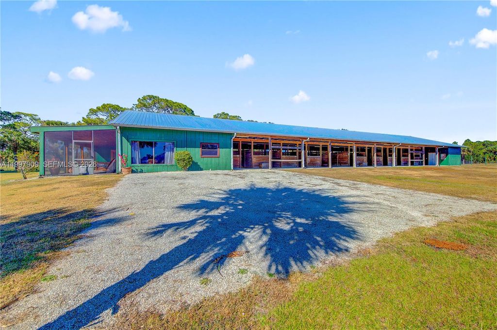 Photo of 30003 SW Martin Hwy, Okeechobee, FL 34974 (MLS # A11997909)