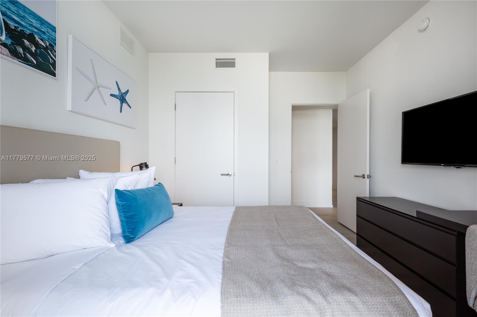 4010 SOUTH OCEAN CONDO - Residential Lease