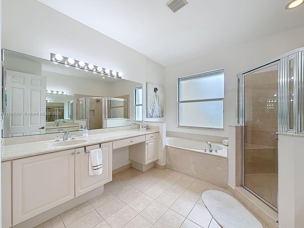 MARINER BAY - Residential