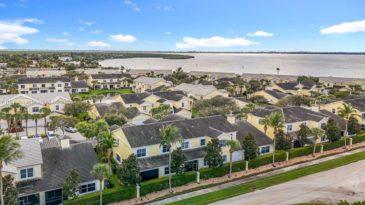 MARINER BAY - Residential