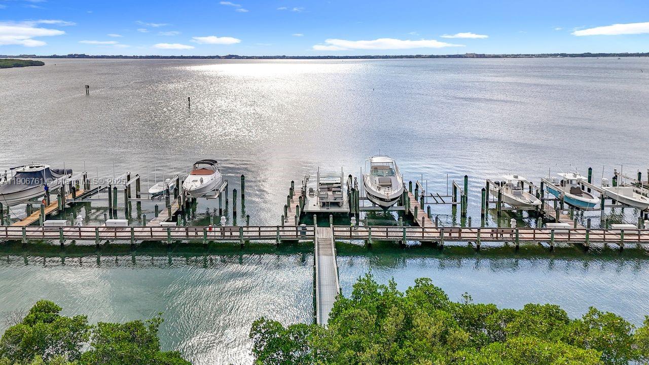 MARINER BAY - Residential