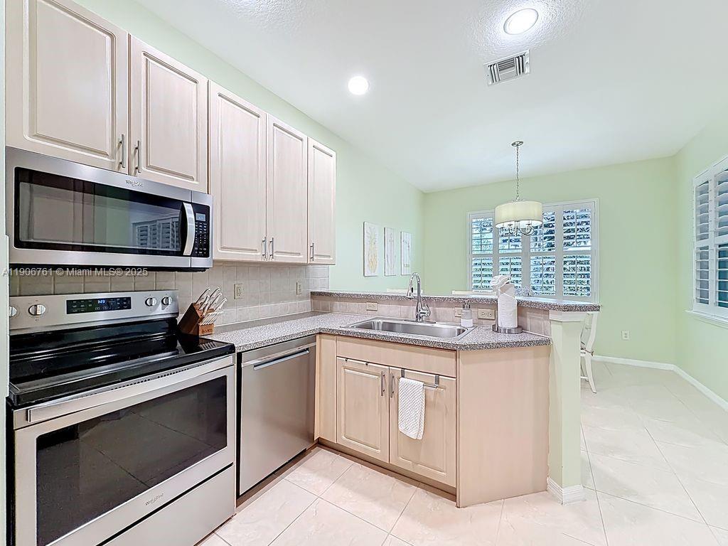 MARINER BAY - Residential