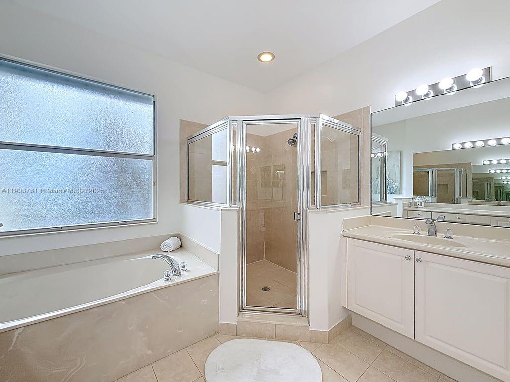 MARINER BAY - Residential