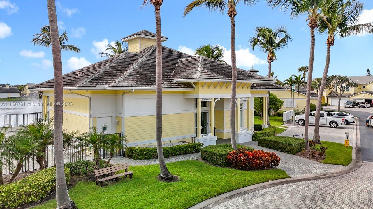 MARINER BAY - Residential