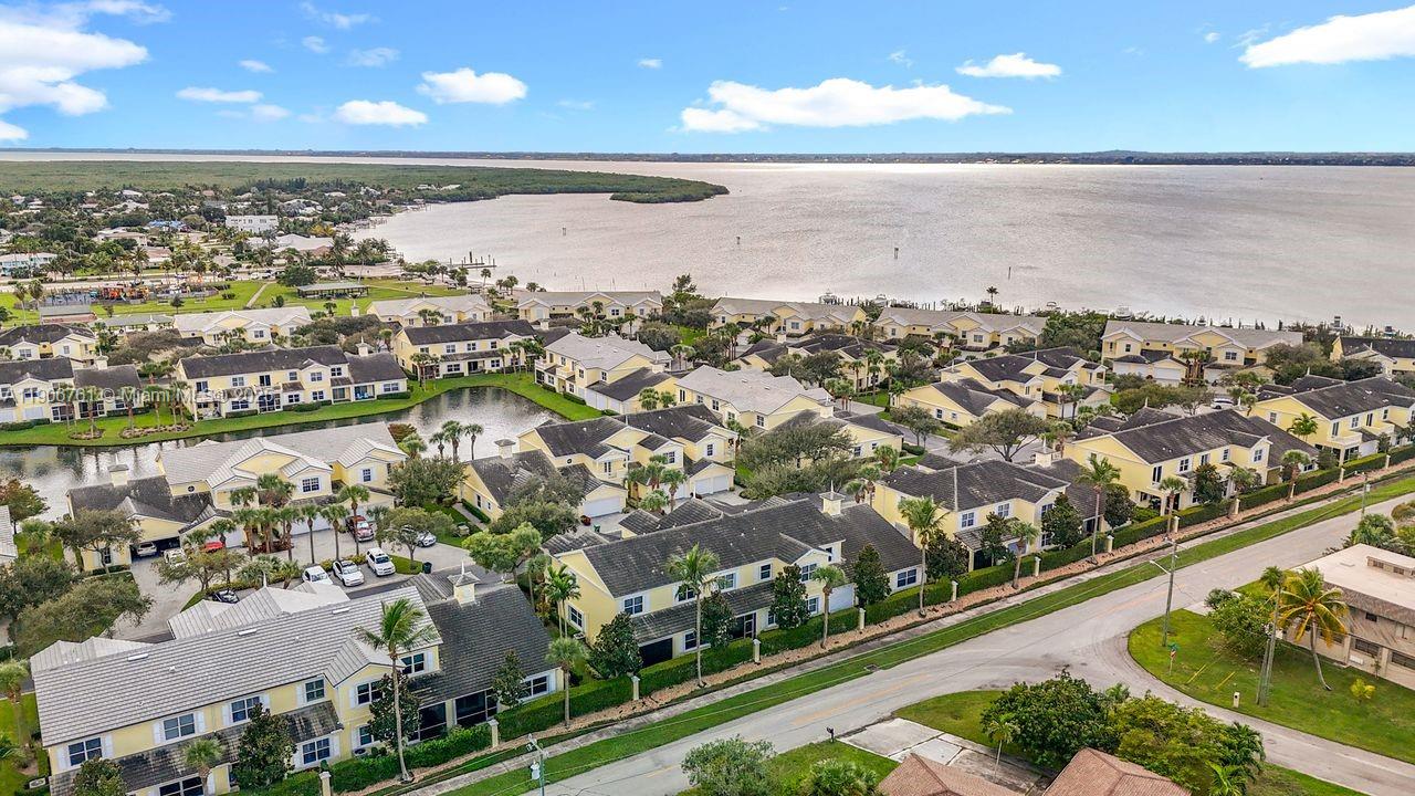 MARINER BAY - Residential