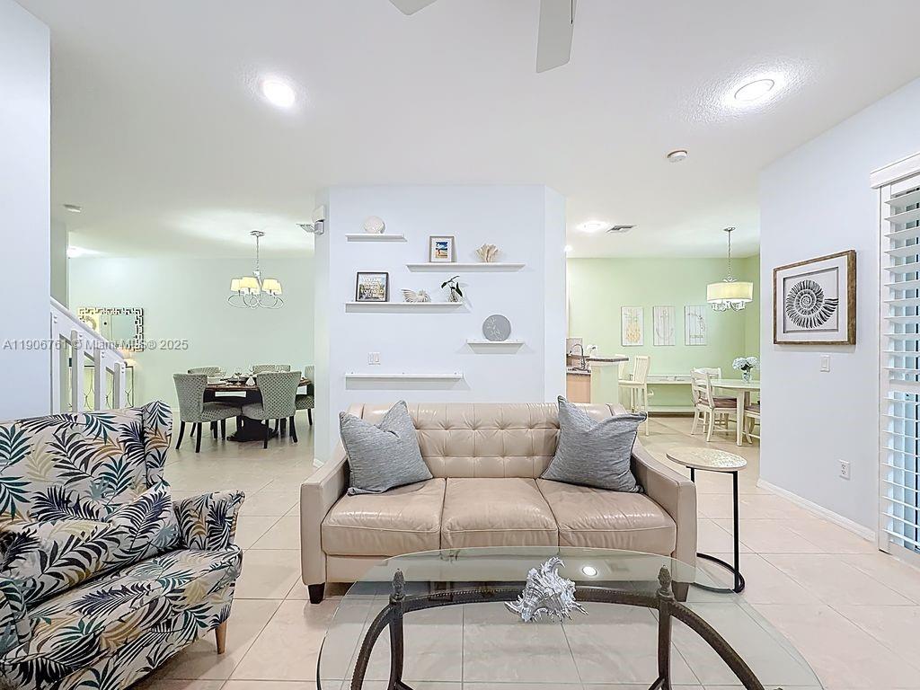 MARINER BAY - Residential