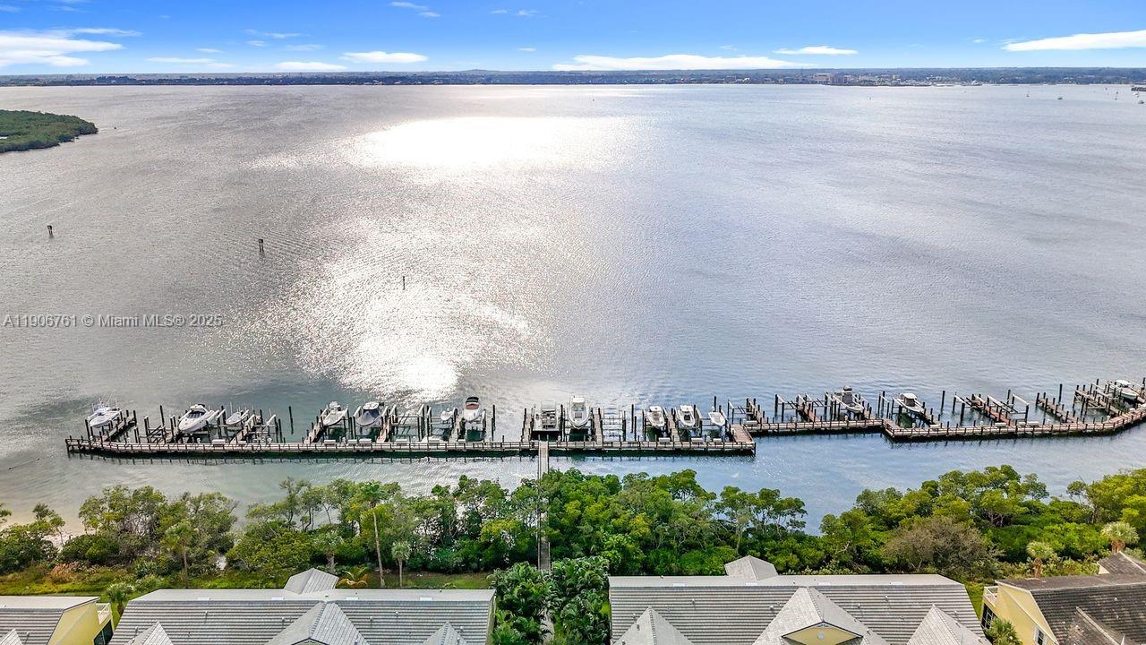 MARINER BAY - Residential