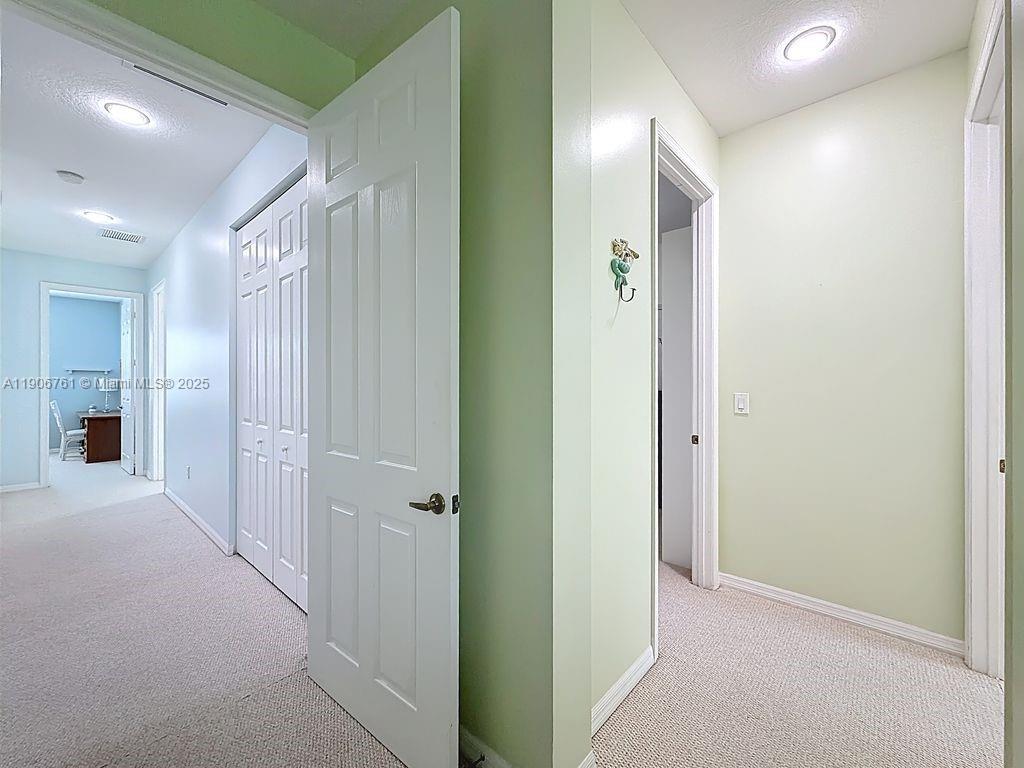 MARINER BAY - Residential