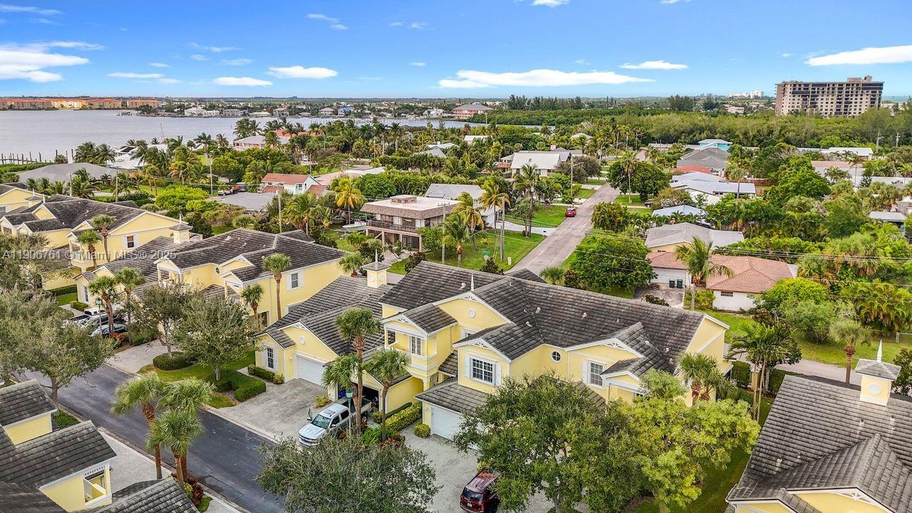 MARINER BAY - Residential