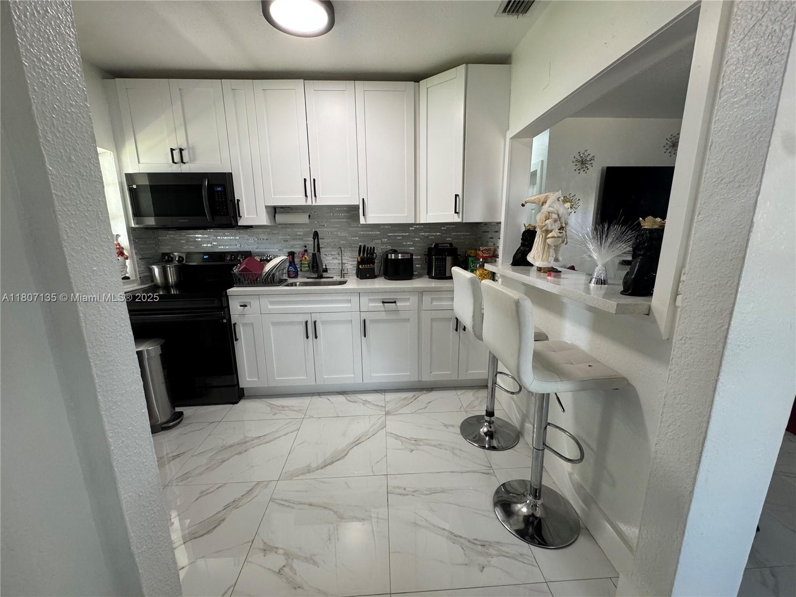 RICHMOND HEIGHTS - Residential