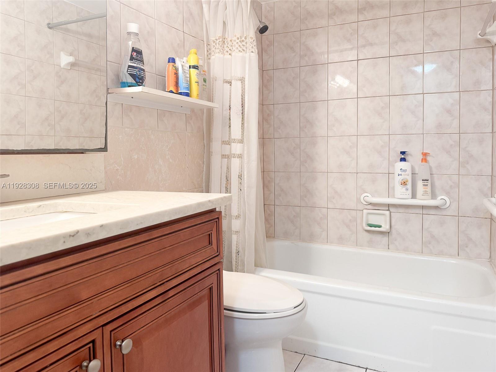 PARADISE VILLAS CONDO - Residential