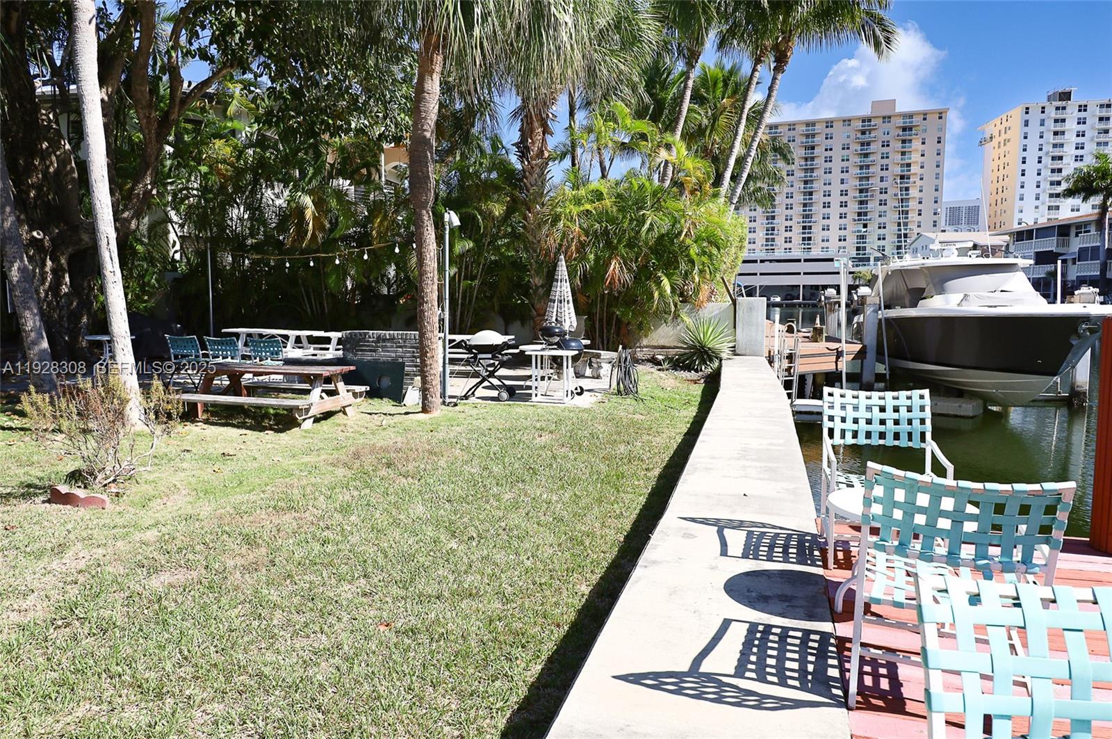 PARADISE VILLAS CONDO - Residential