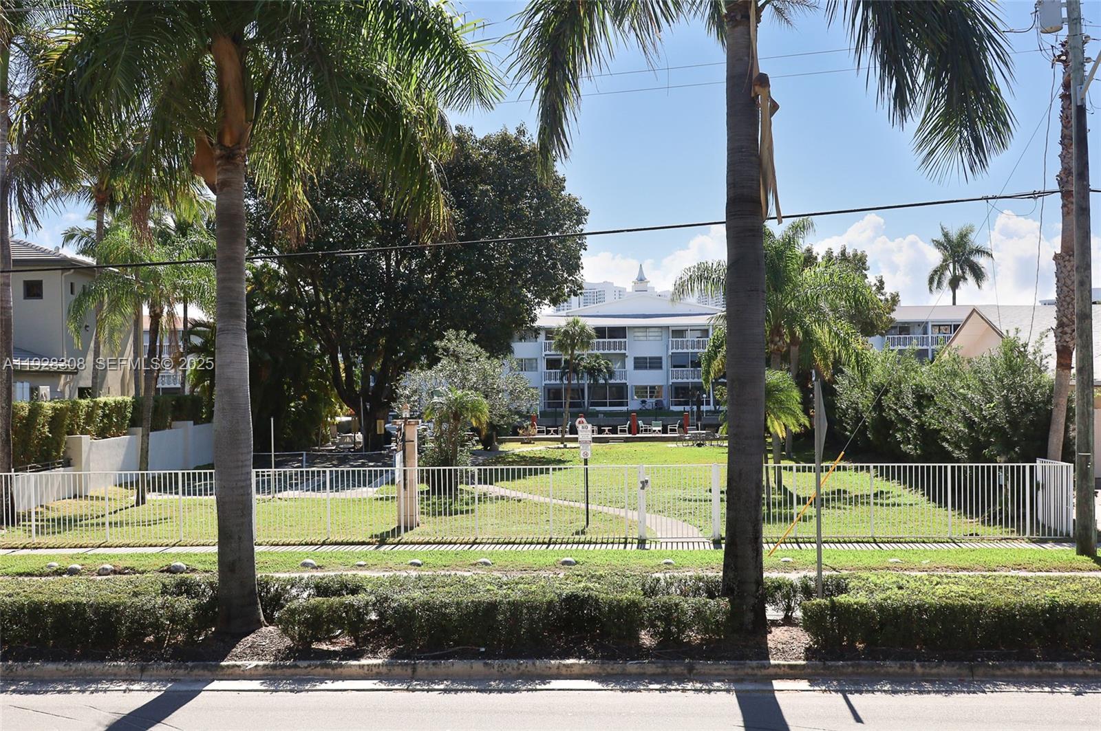 PARADISE VILLAS CONDO - Residential