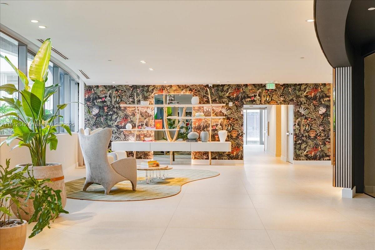 AREA RESERVE MIAMI - Residential Lease