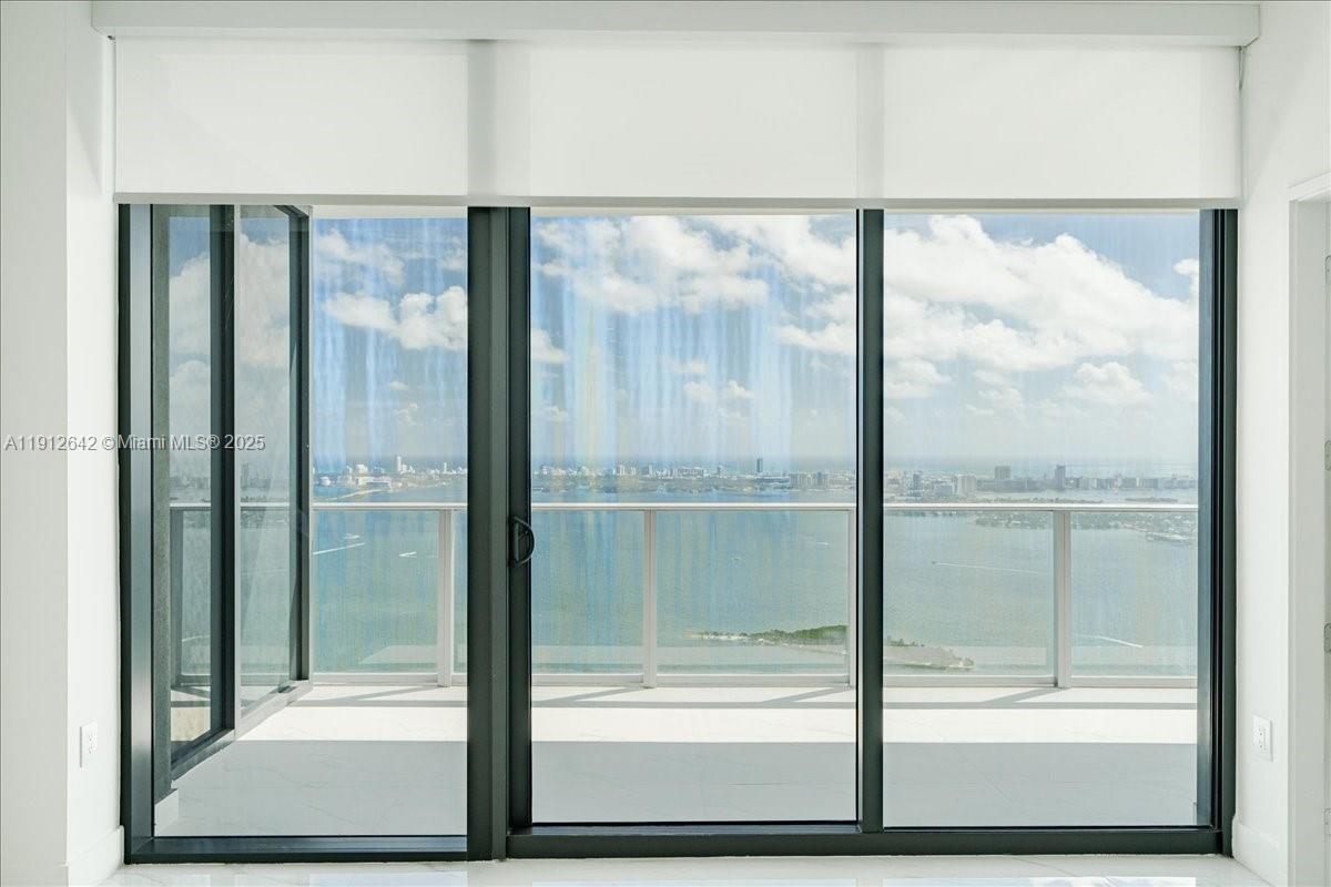 AREA RESERVE MIAMI - Residential Lease