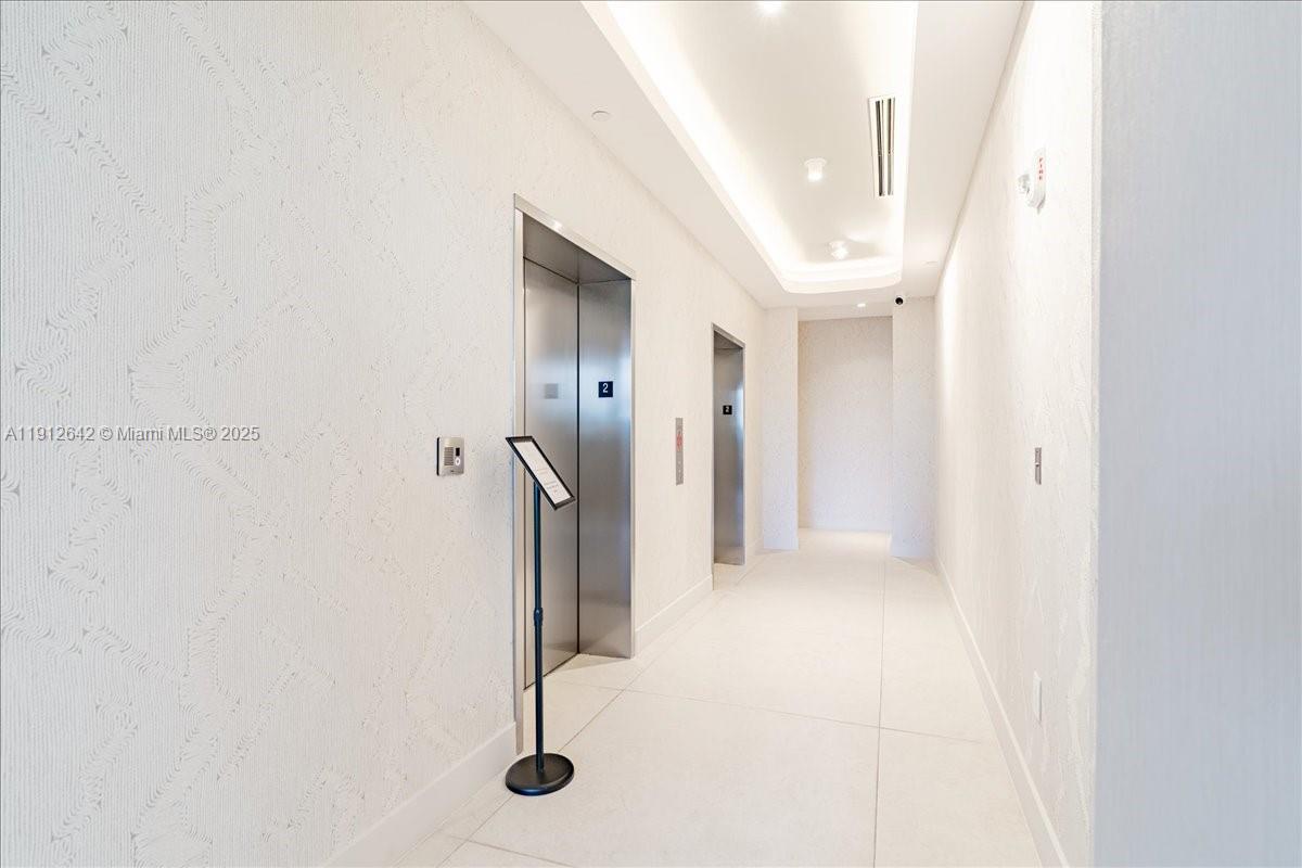 AREA RESERVE MIAMI - Residential Lease