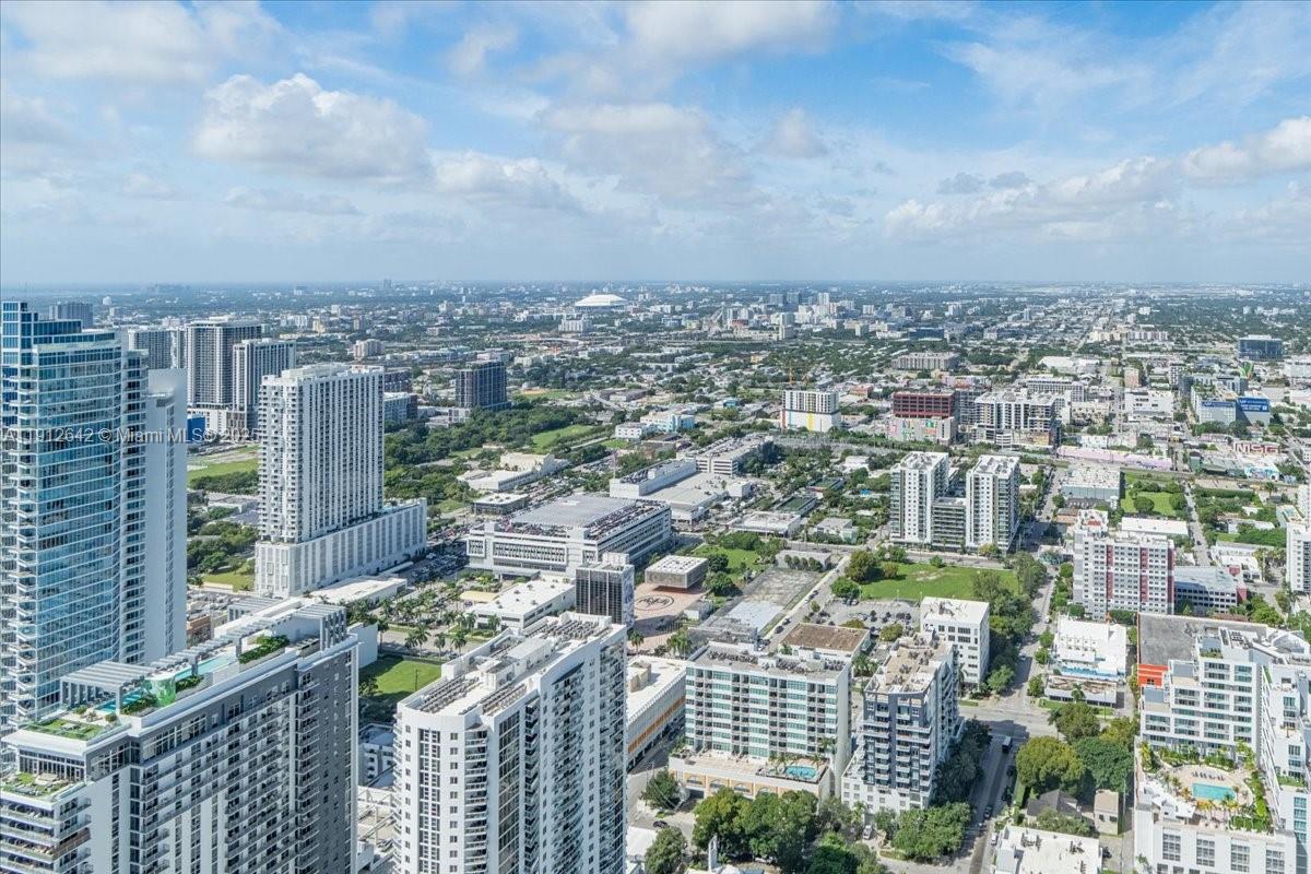 AREA RESERVE MIAMI - Residential Lease