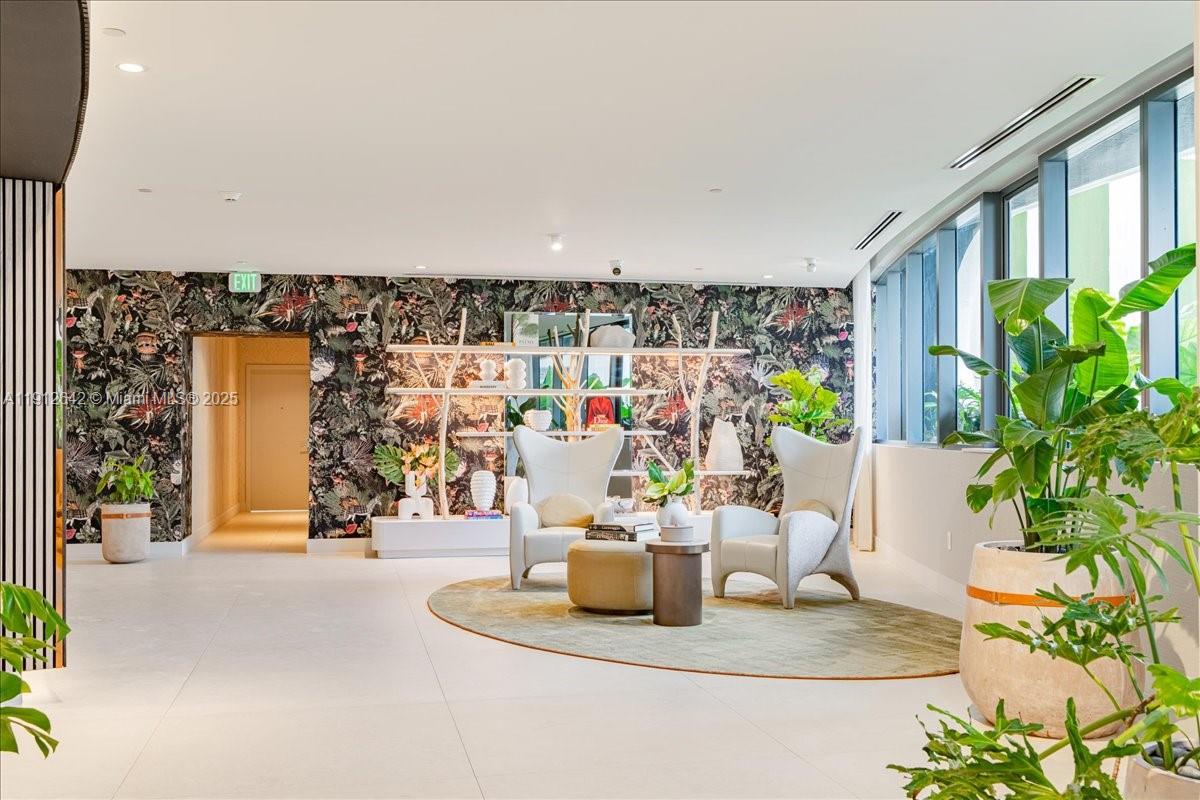 AREA RESERVE MIAMI - Residential Lease