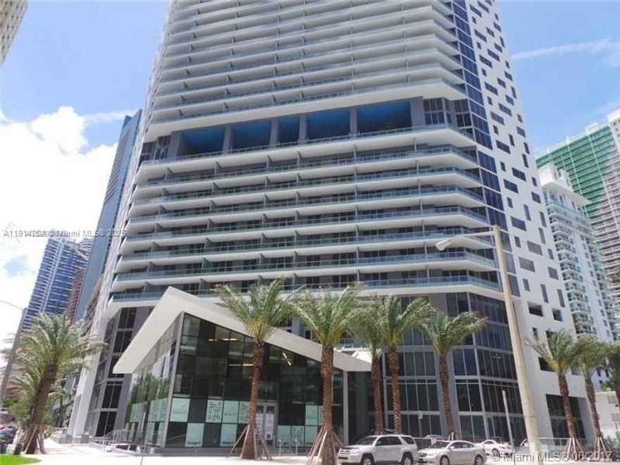 BEAUTIFUL UNIT IN THE BRAND NEW BRICKELL HOUSE CONDO! 1 BEDROOM 1.5 BATHROOM! BRIGHT AND SPACIOUS WITH GRANITE KITCHEN COUNTERTOPS AND STAINLESS STEEL APPLIANCES! CERAMIC FLOOR THROUGHOUT!, GREAT AMENITIES SUCH AS A SWIMMING POOL, HOT TUB, GYM, MOVIE THE ATHER AND MORE! GREAT NIGHTLIFE EXPERIENCE IN BRICKELL!! SHOWINGS MUST BE SCHEDULED 24HRS IN ADVANCED. IF LISTING IS ACTIVE, THEN PROPERTY IS AVAILABLE. ALL AGES WELCOME! UNIT IS RENTED 08/31/2026 $3500. SHOWINGS MUST BE SCHEDULED 24HRS IN ADVANCED. IF LISTING IS ACTIVE, THEN PROPERTY IS AVAILABLE. ALL AGES WELCOME