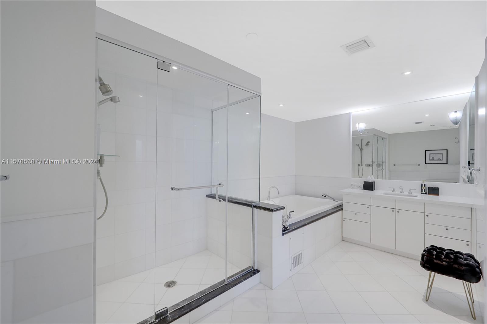 THE BENTLEY BAY CONDO - Residential