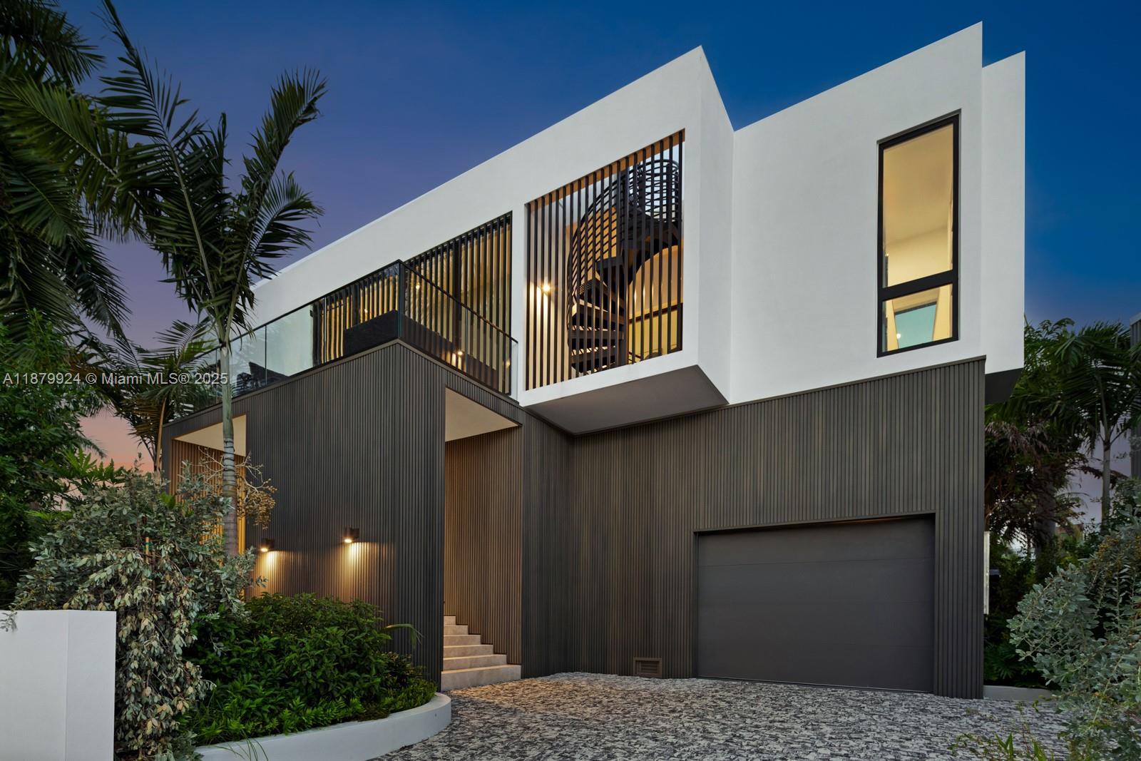 291 Palm Ave