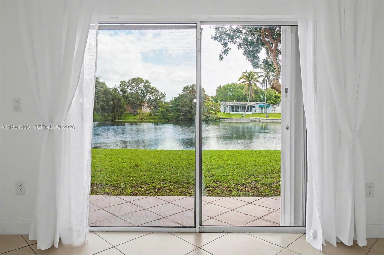 REFLECTIONS AT PEMBROKE P - Residential Lease