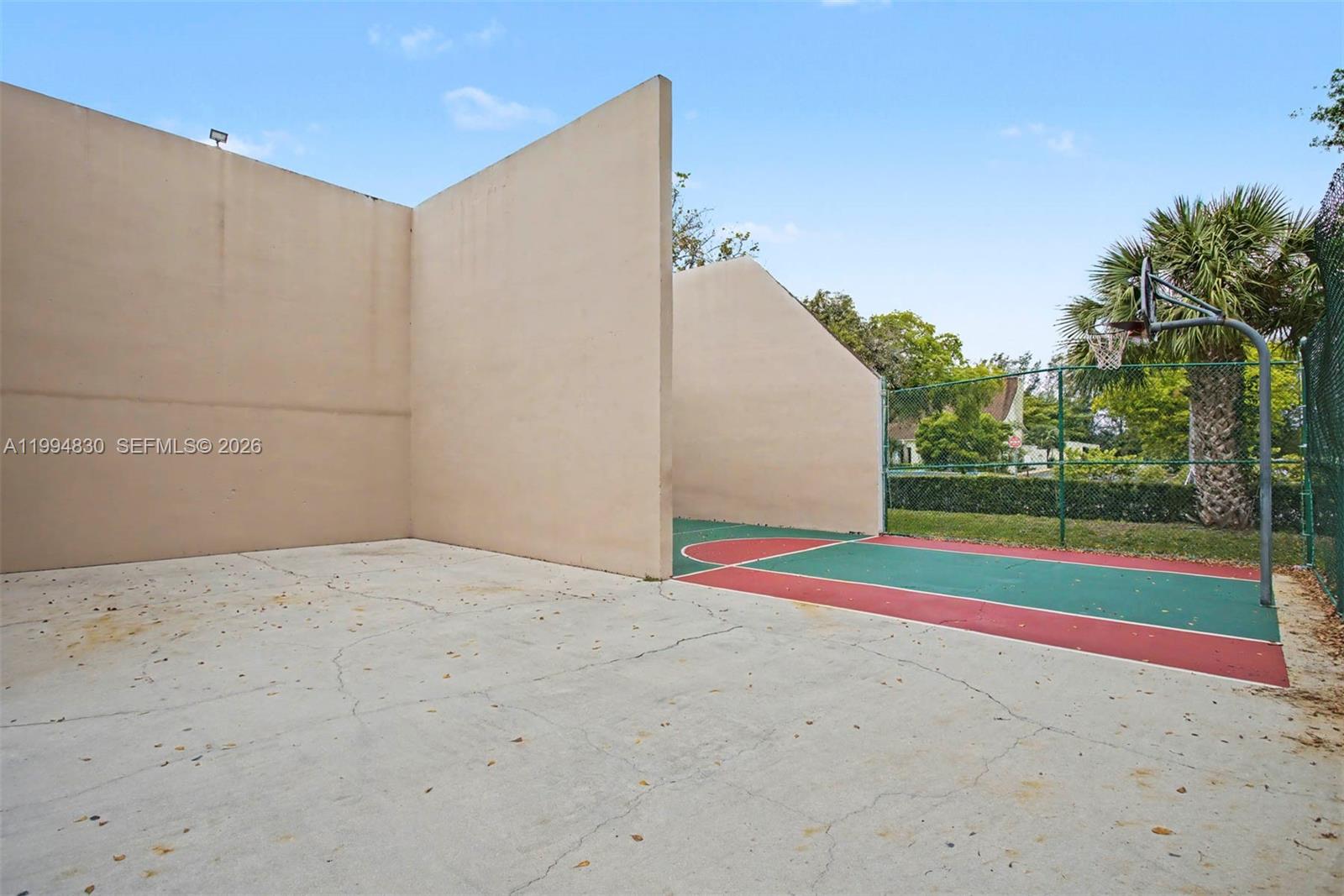 REFLECTIONS AT PEMBROKE P - Residential Lease