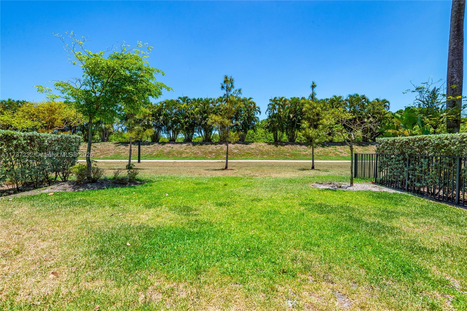 CHAMPION LAKES - Residential