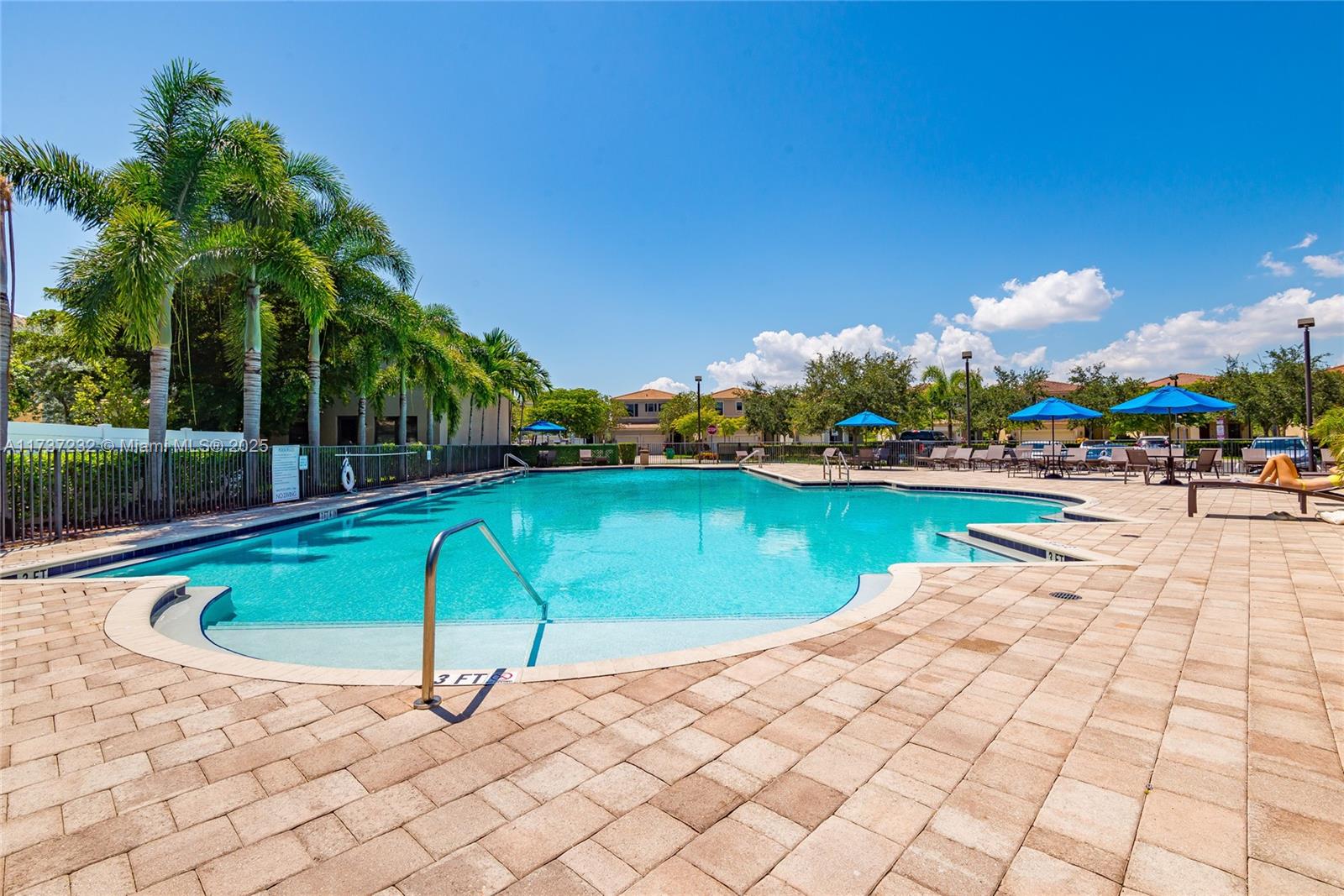 CHAMPION LAKES - Residential