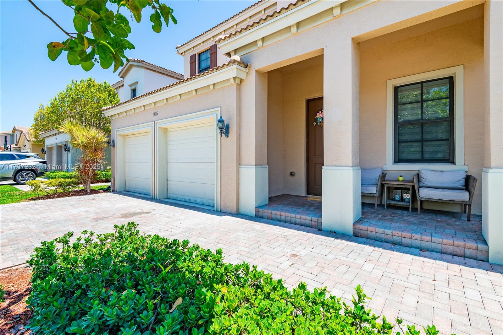 CHAMPION LAKES - Residential