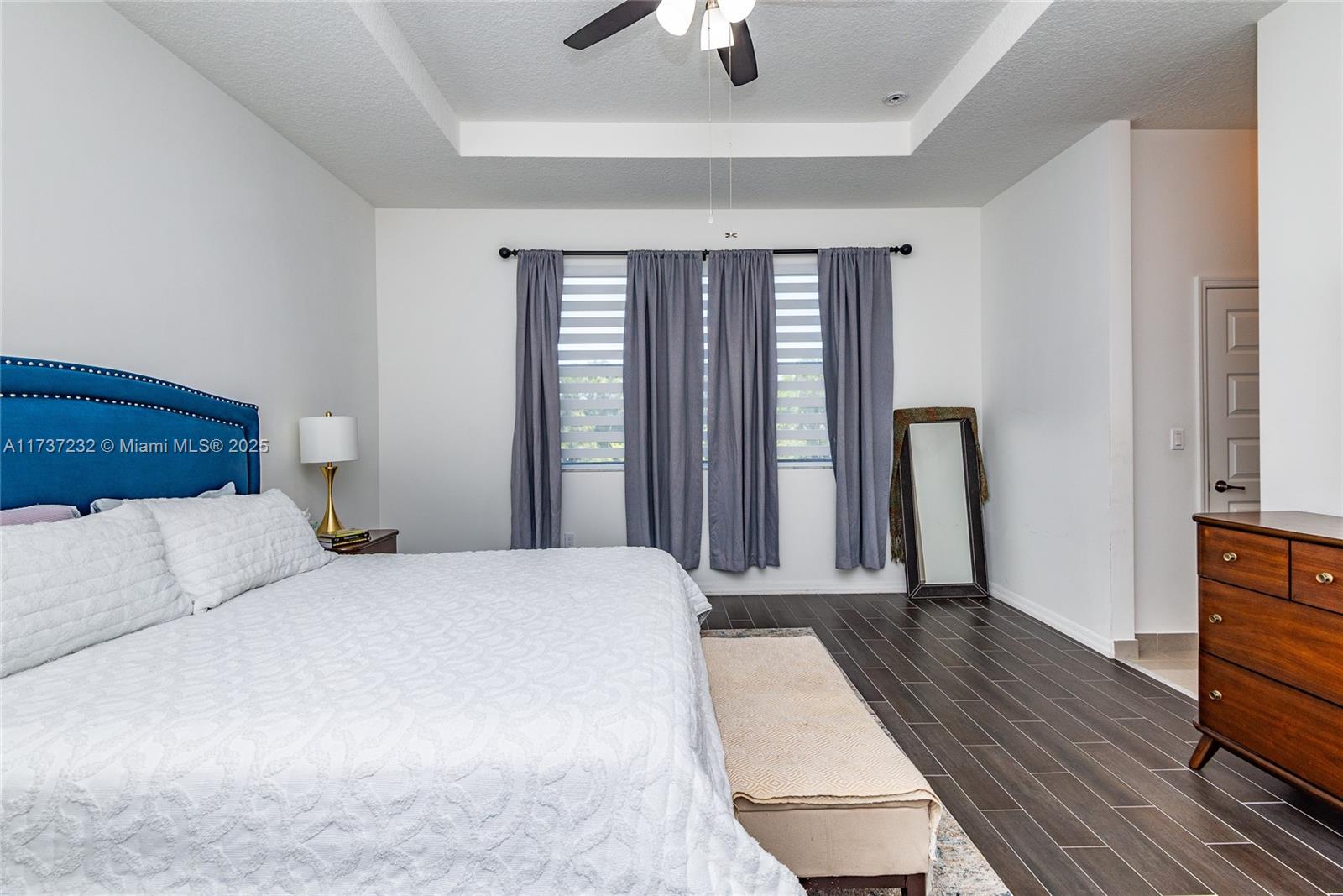 CHAMPION LAKES - Residential