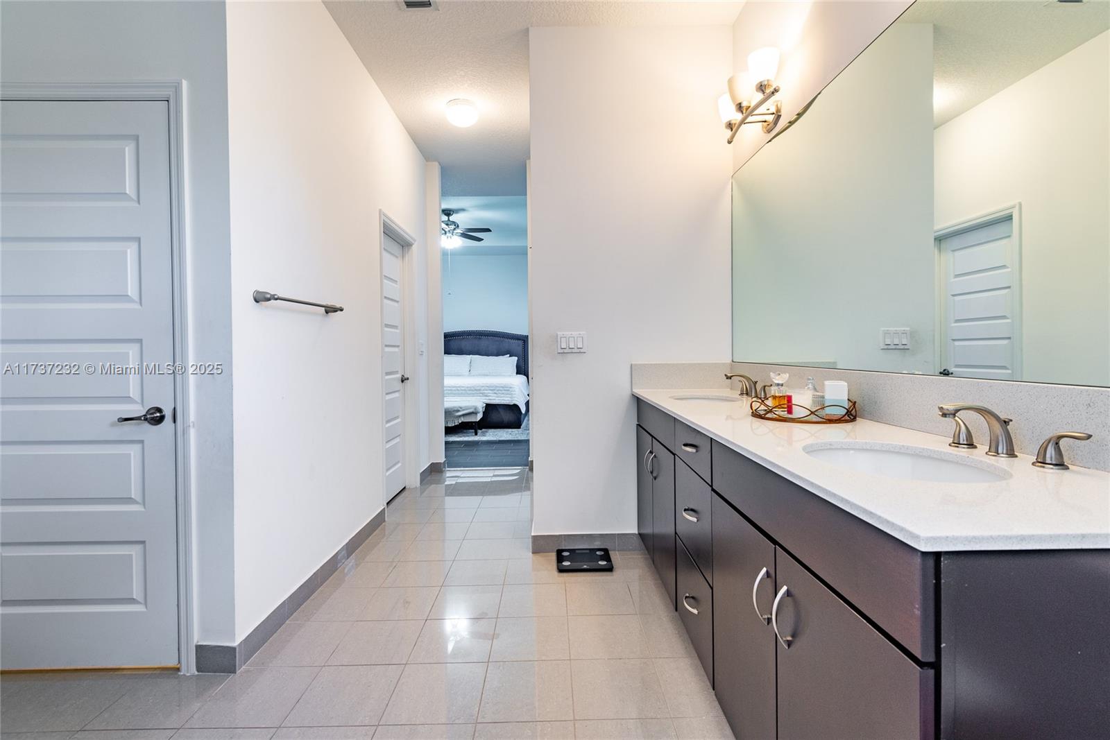 CHAMPION LAKES - Residential