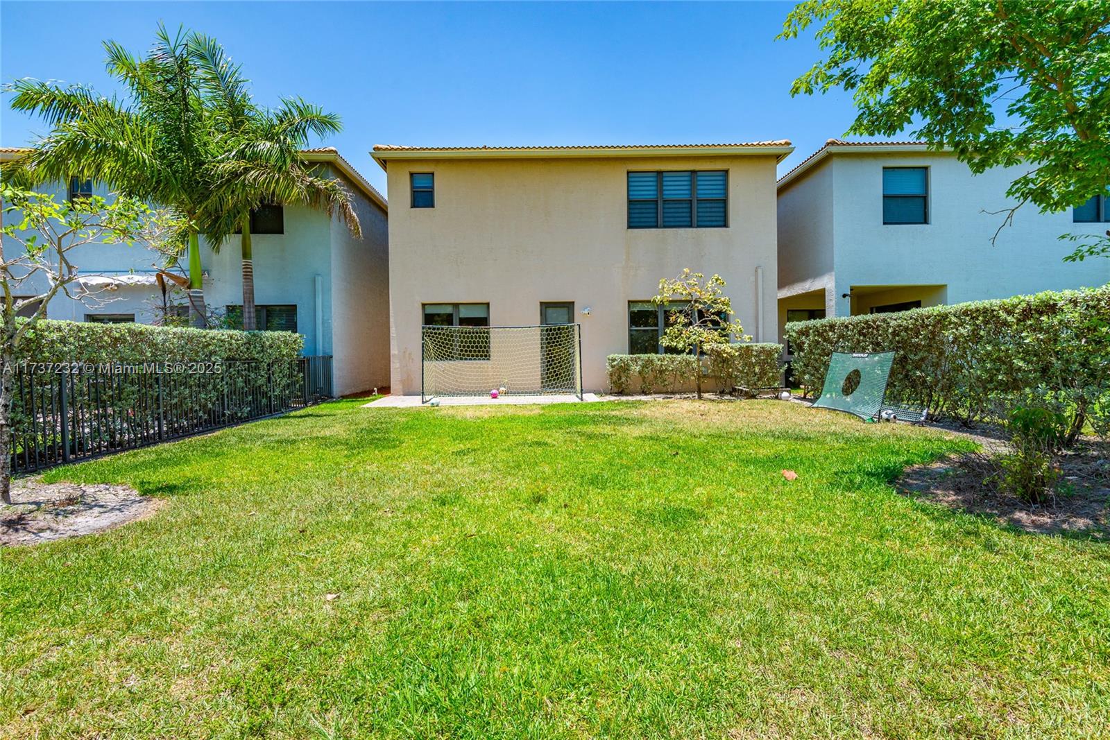 CHAMPION LAKES - Residential
