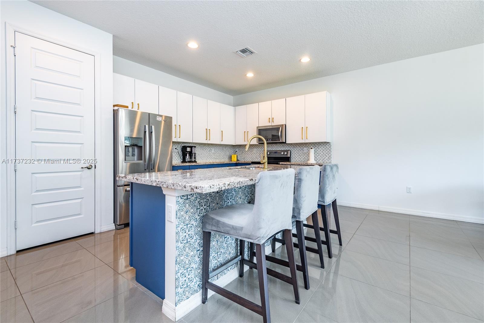 CHAMPION LAKES - Residential