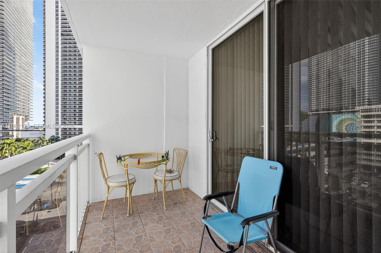 PLAZA TOWERS SOUTH CONDO - Residential