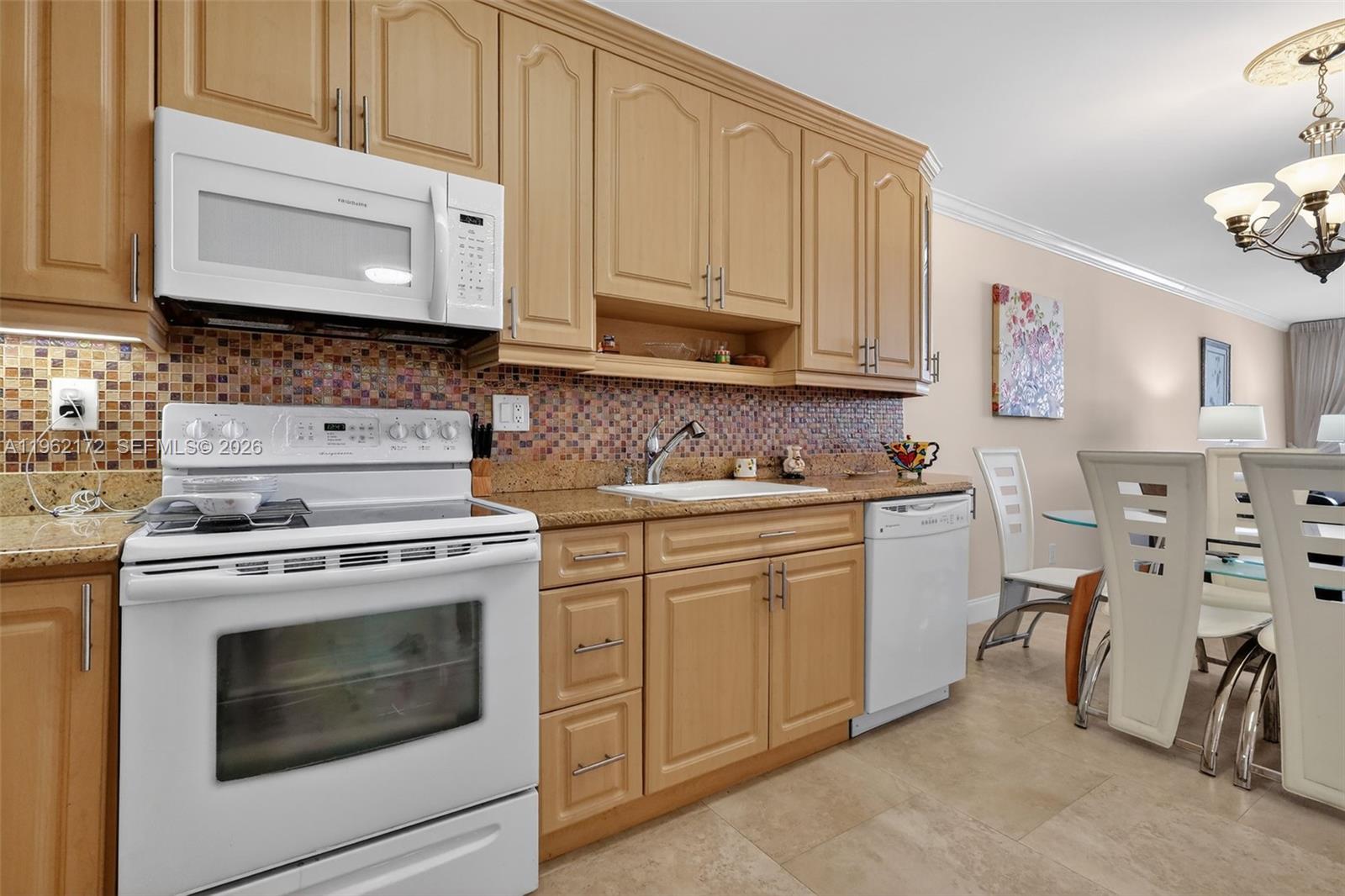 PLAZA TOWERS SOUTH CONDO - Residential