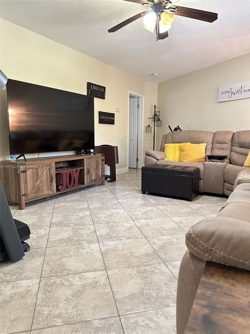 Photo of 1753 NE 18th St #1753, Fort Lauderdale, FL 33305 (MLS # A11571625)