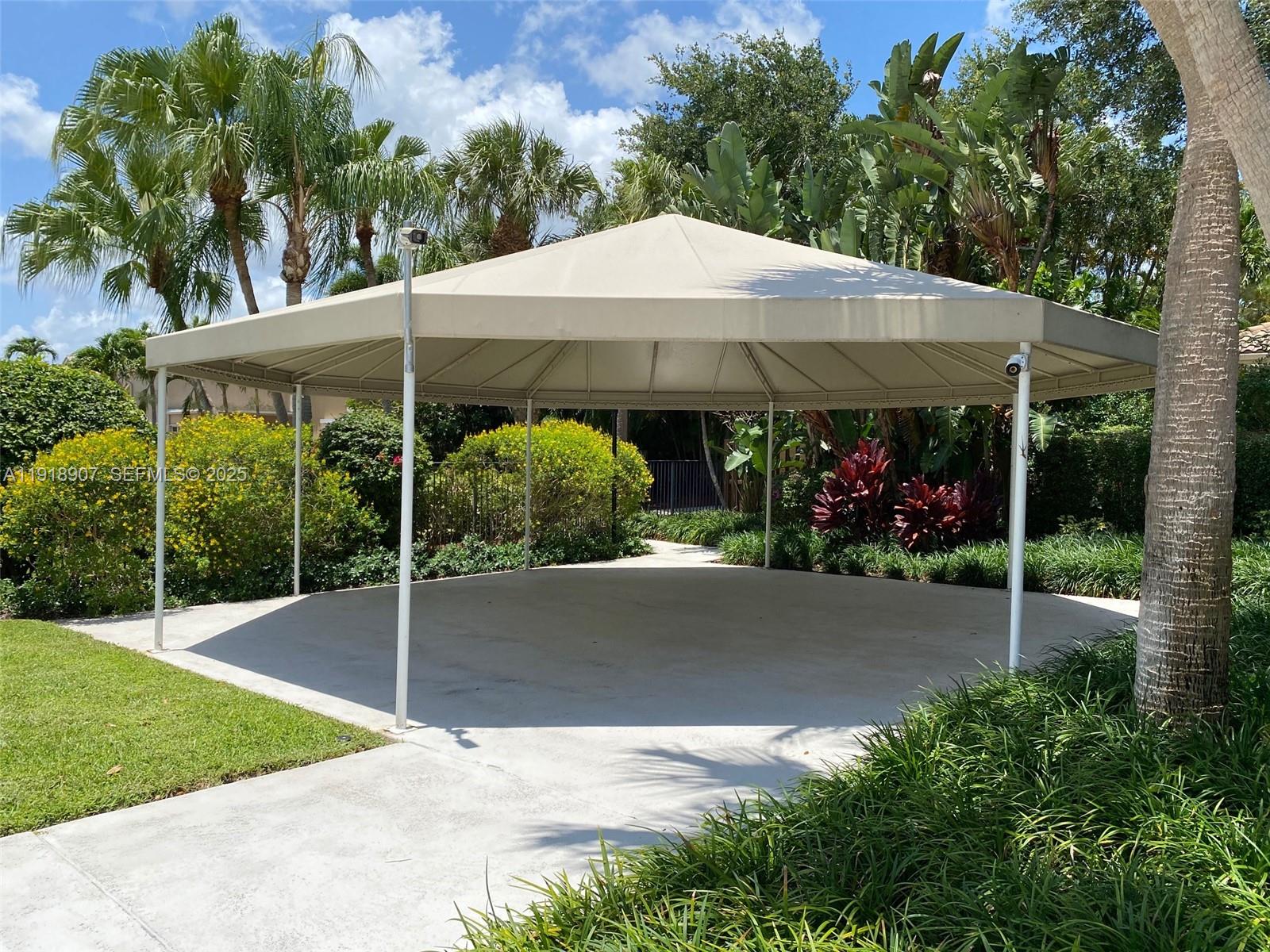 BANYANS OF ARVIDA COUNTRY - Residential