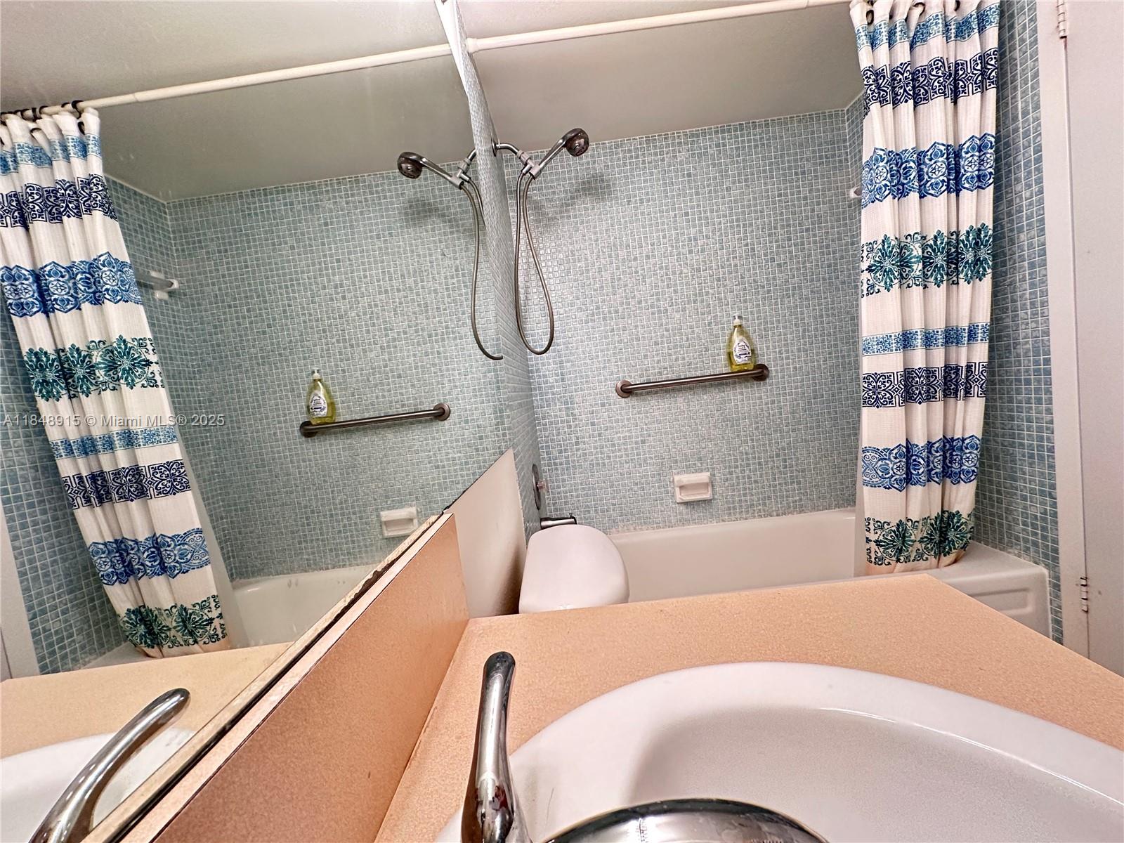 FANSHAW AT CENTURY VILLAG - Residential Lease