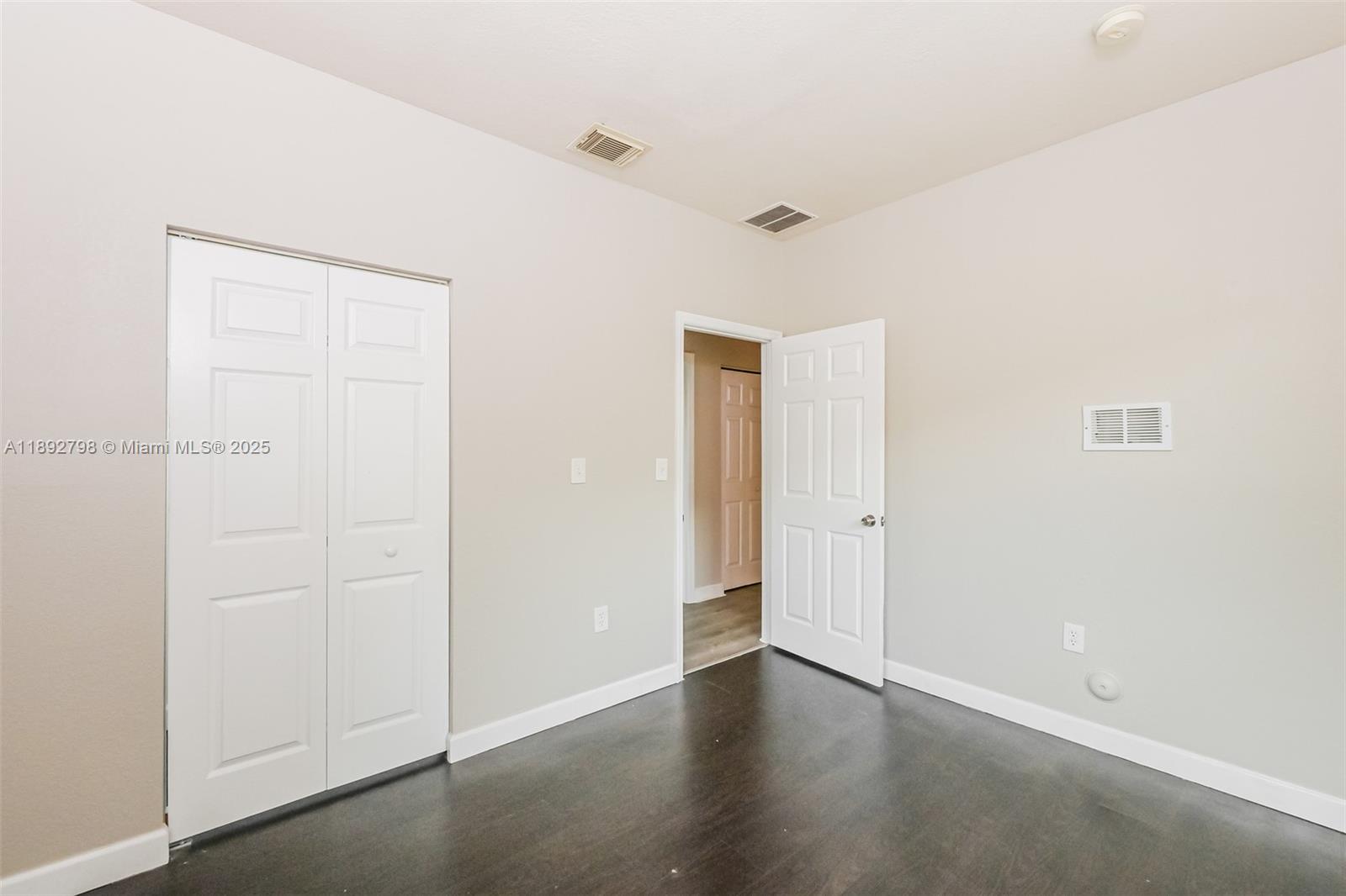 EMILIOS PLACE AT OASIS - Residential Lease